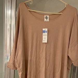 NWT Agnes& Dora Dolman tunic champagne size large